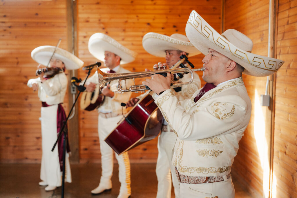 mariachi band at cocktail hour at The Conservatory in Sussex NJ