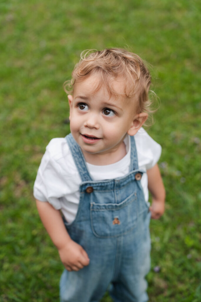 A mom and her child play in a park in Wyckoff New Jersey for a photoshoot!