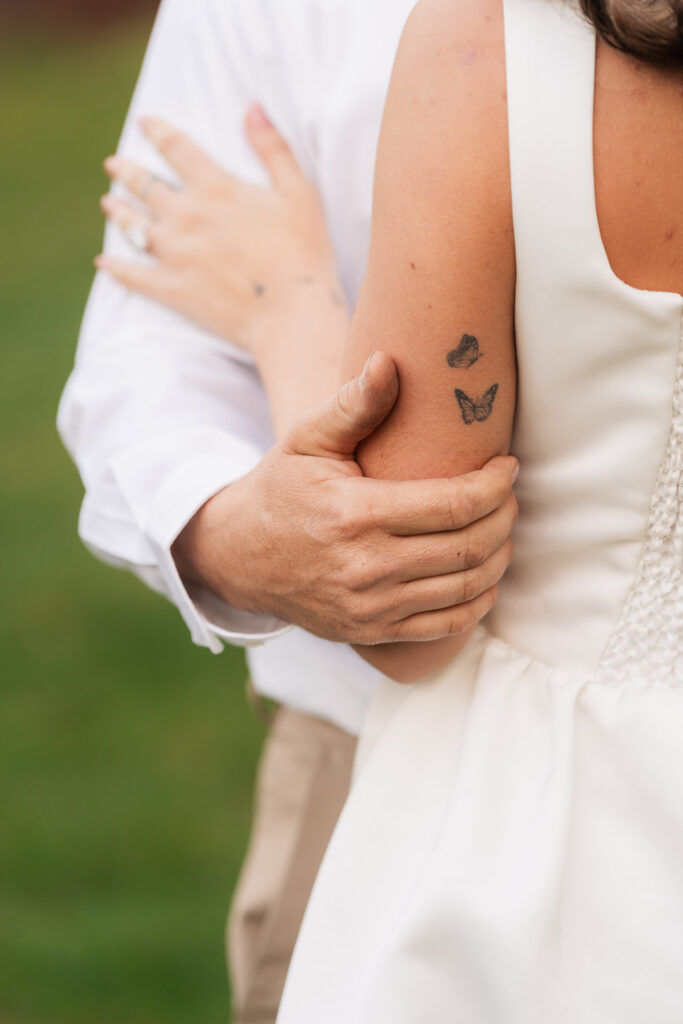 A vintage-inspired late autumn engagement session at Skylands Manor and the New Jersey Botanical Gardens in Ringwood, NJ, featuring fall foliage, classic outfits, and romantic garden portraits.