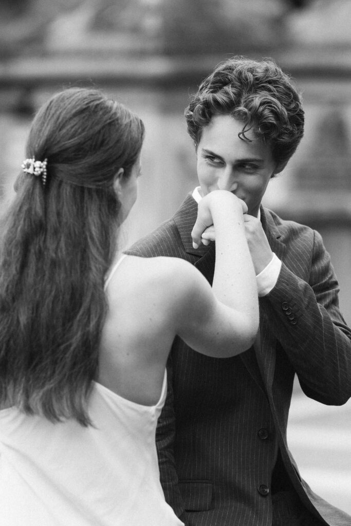 Central park engagement photographer with romantic style!